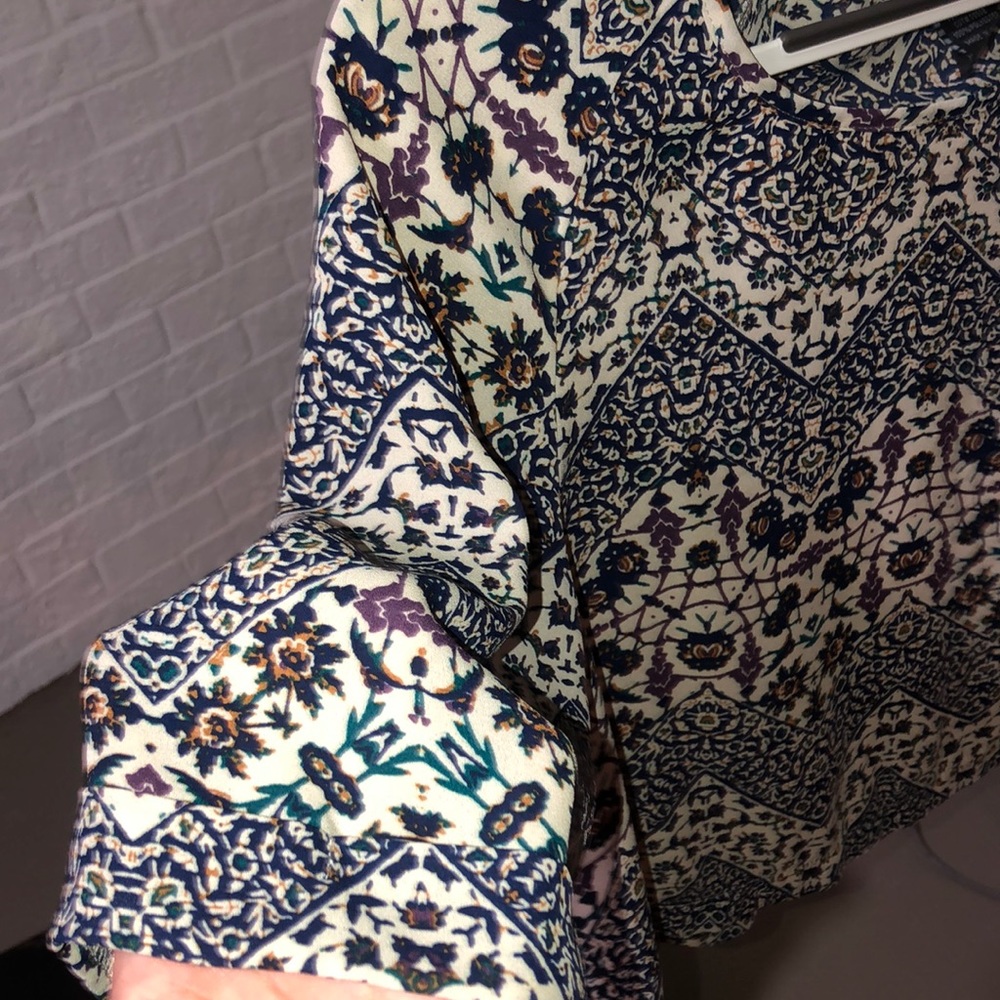 Patterned Blouse! - Picture 2 of 3